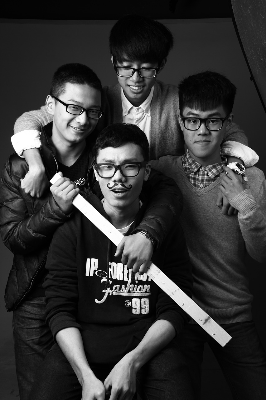代孕聊天群-那个代妈借卵生的男孩汪苏泷伴奏（那个代妈借卵生的男孩汪苏泷伴奏免费下载）